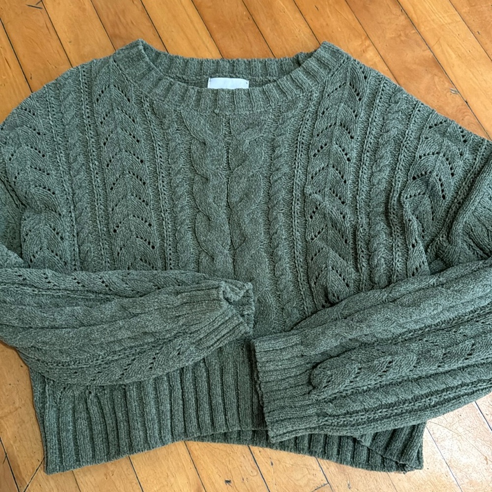 Green sweater a bit top crop very thick
